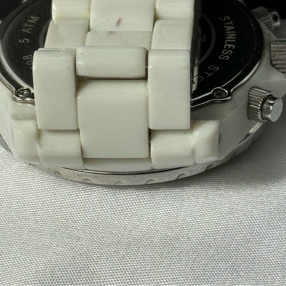 Micheal Kors Jet Set White Sports Watch w/ Box - Picture 14 of 16